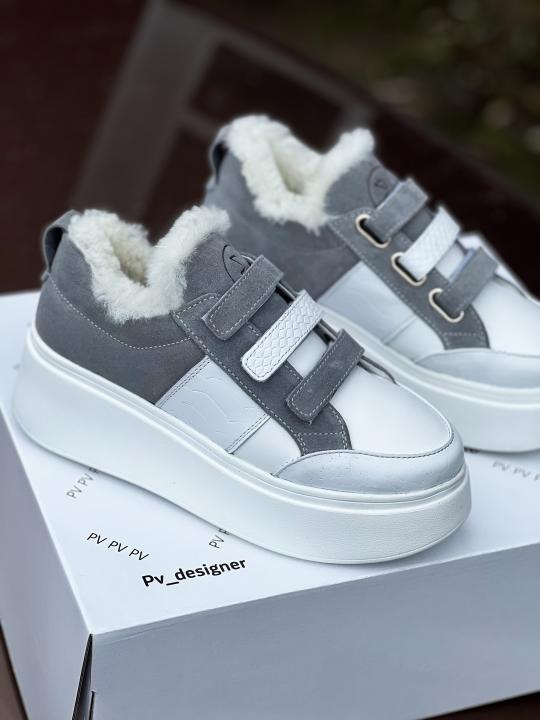 Жіночі кеди Velcro на овчині, натуральна біла шкіра з сірою замшею